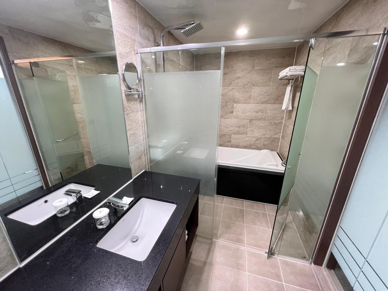 Raonstay In Perla Hotel Jinju Dış mekan fotoğraf